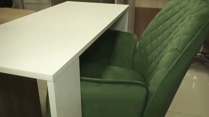 Минималистические компьютерные столы